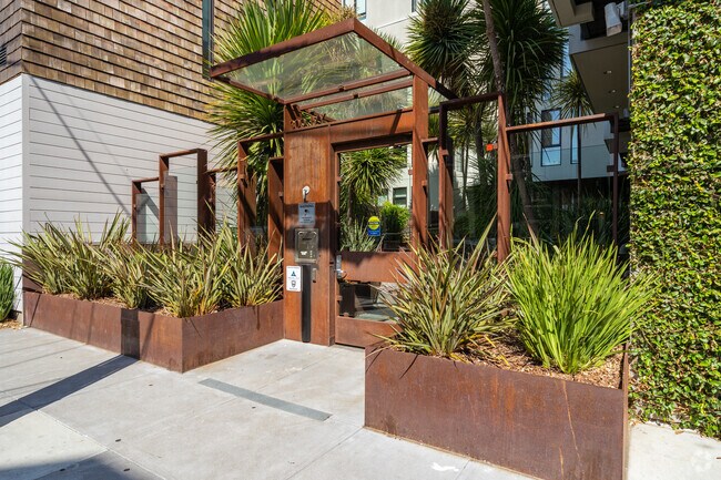 Building Photo - 467 Gough St