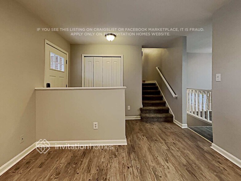 Building Photo - 12853 Cherry Way
