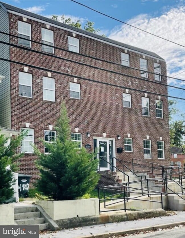 Primary Photo - 4905 Sheriff Rd NE