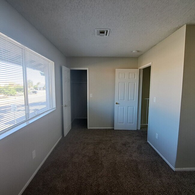Building Photo - Two Bedroom Townhouse Available for Immediate Move-In