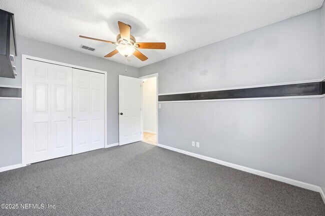 Building Photo - 14049 Broken Bow Dr N