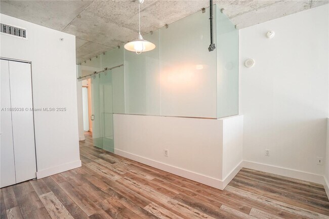 Building Photo - 690 SW 1st Ct