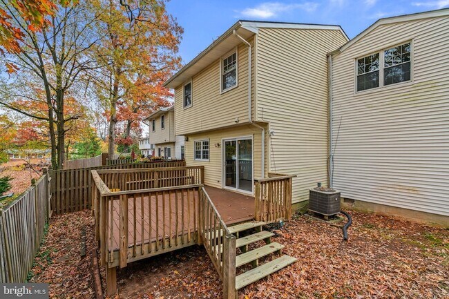 Building Photo - 314 Woodleaf Ct