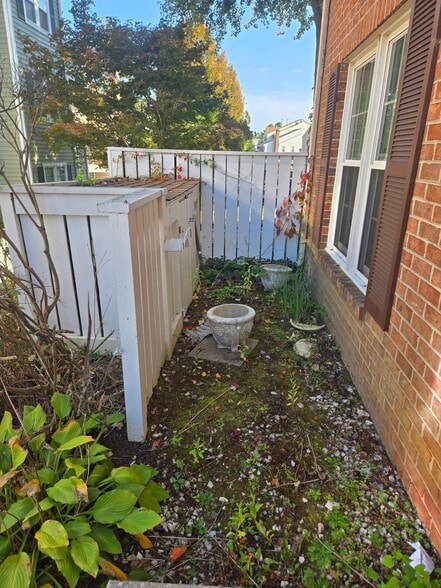 Building Photo - 11435 Appledowre Way