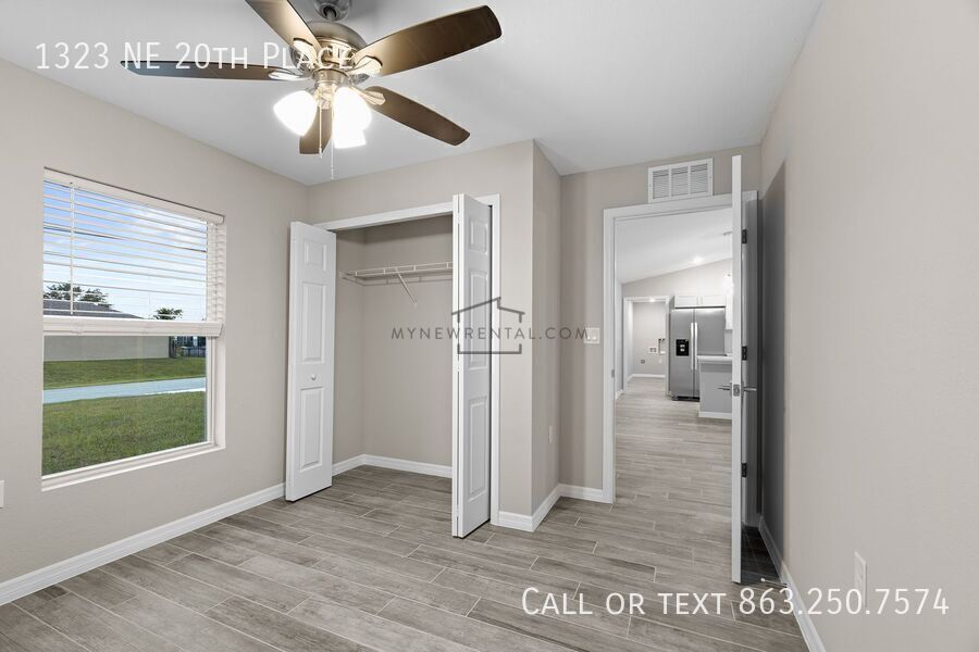 Building Photo - 1323 NE 20th Pl