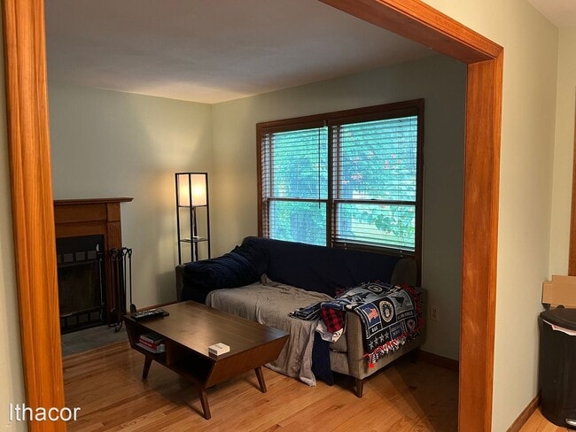 Building Photo - 3 br, 2.5 bath House - 169 Whitetail Dr