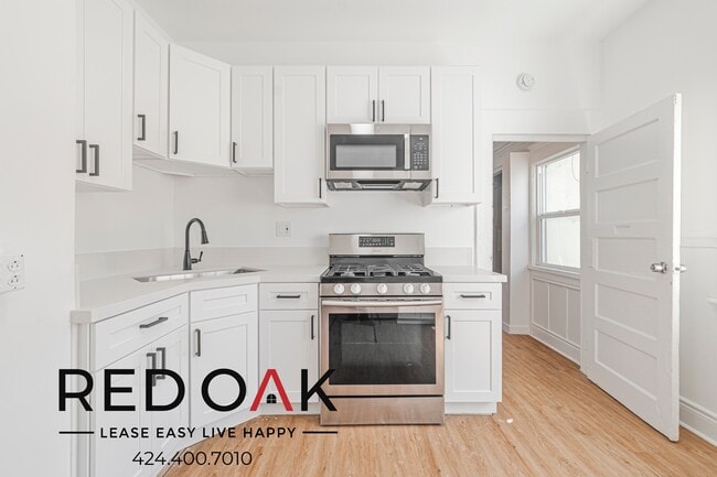 Building Photo - 617 S Soto St