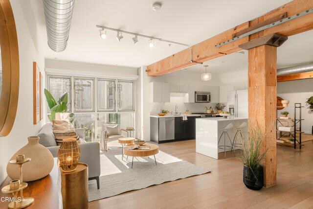 Building Photo - 527 Molino St