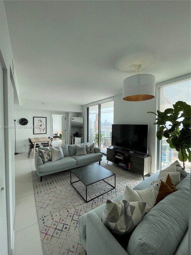 Building Photo - 501 NE 31st St