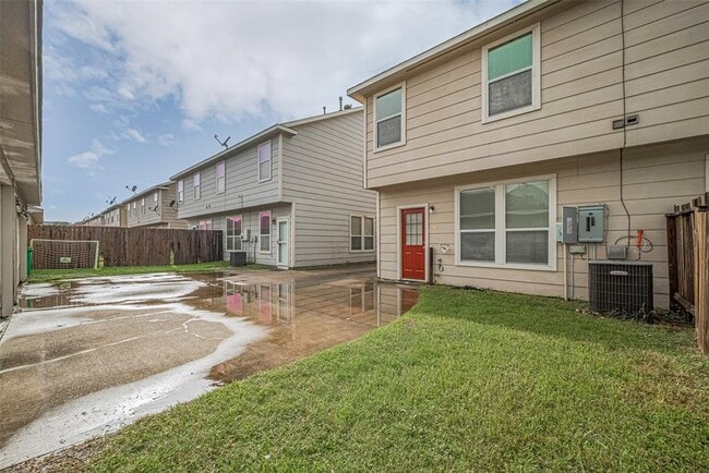 Building Photo - 16739 Libson Falls Dr