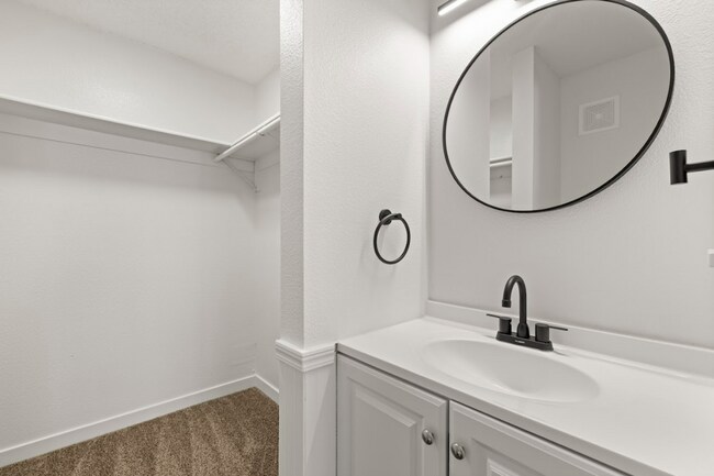 Building Photo - Ivy I | Elevated 3 Bedroom