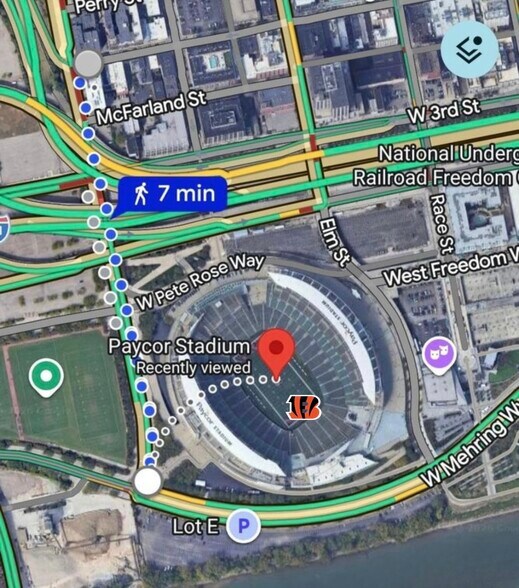7 minute Walk To Paycor Stadium- Go Bengals - 353 W 4th St