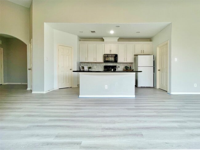 Building Photo - 3625 Standing Rock Dr