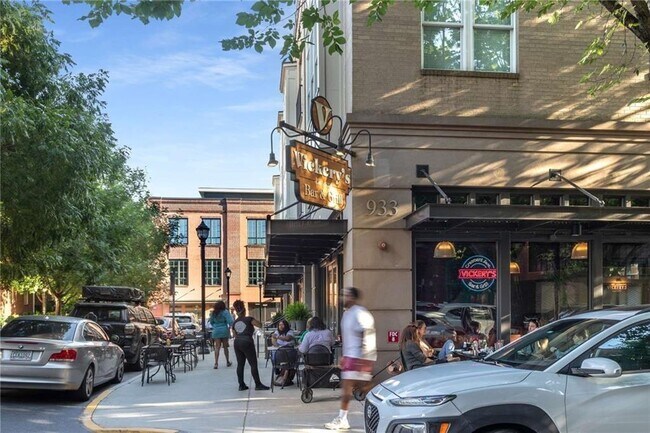 Building Photo - 470 Hamilton St SE