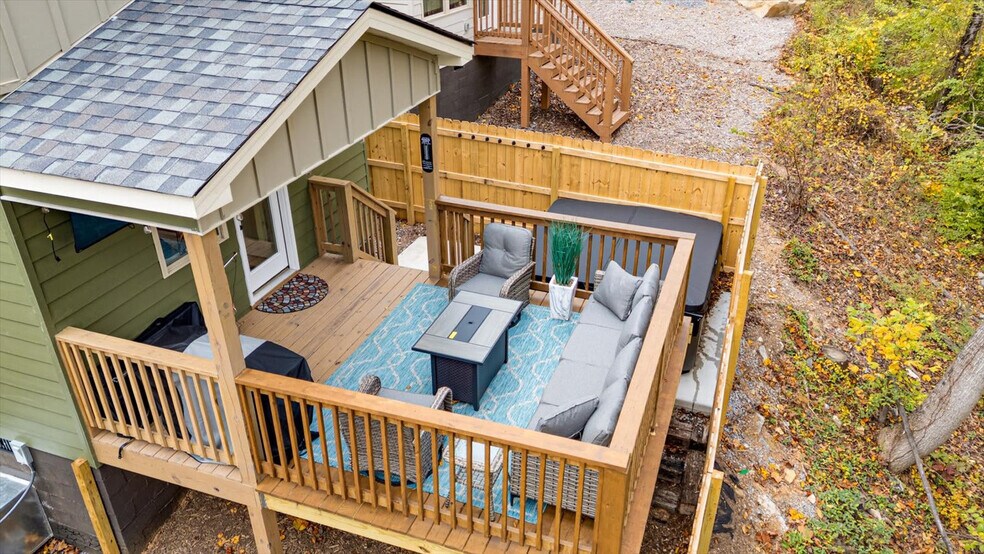 Building Photo - 323 Kelly's Ferry Pl