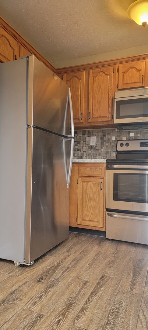 Building Photo - Say Hello to Your New Home! 3 Bedroom/2.5 Bath