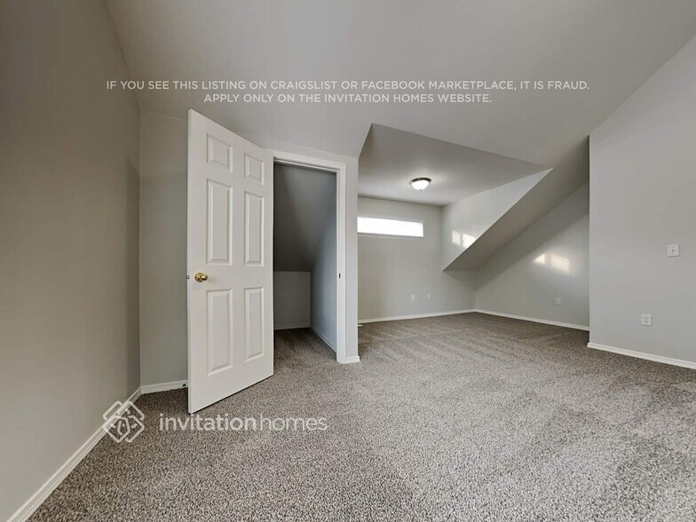 Building Photo - 3632 4th Ave NW