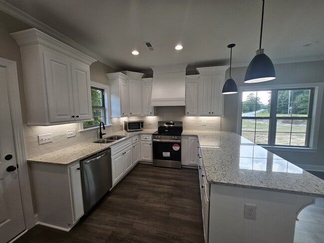 Building Photo - 892 Forehand Rd