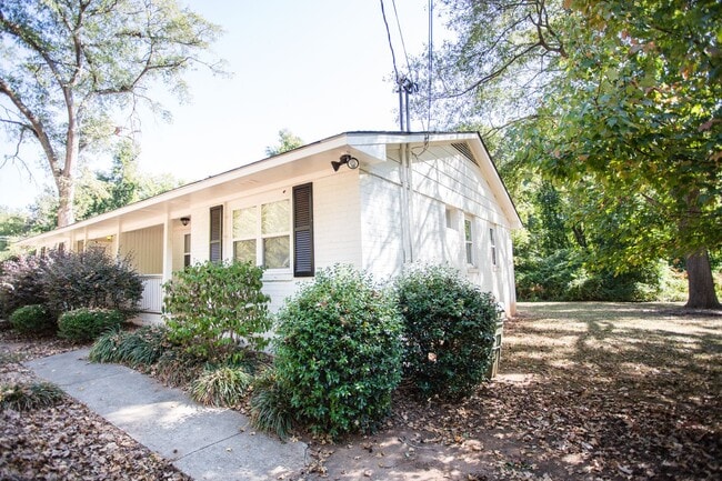 Building Photo - 105 Woody Dr
