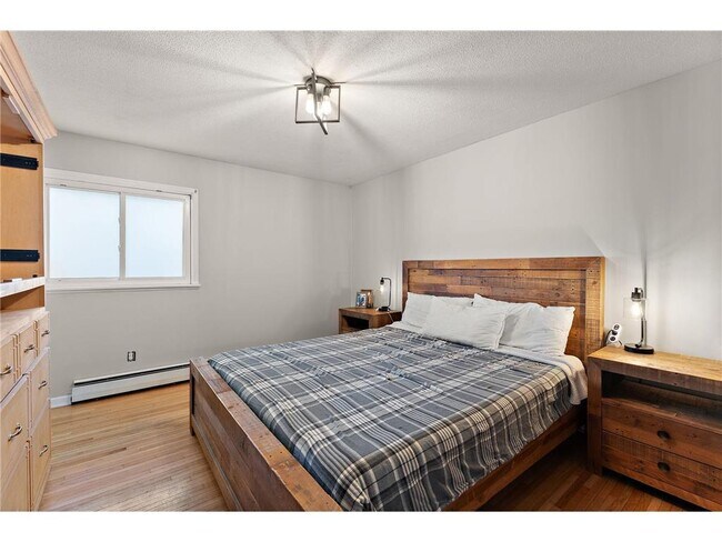 Building Photo - 4440 Denbigh Rd