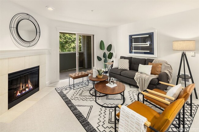 Building Photo - Quiet Magnolia condo within walking distan...