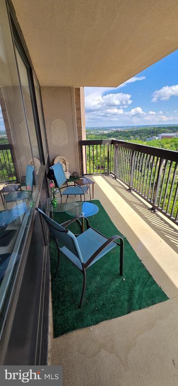 Building Photo - 3709 S George Mason Dr