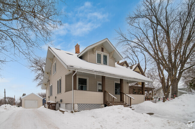 Primary Photo - Carver Homes