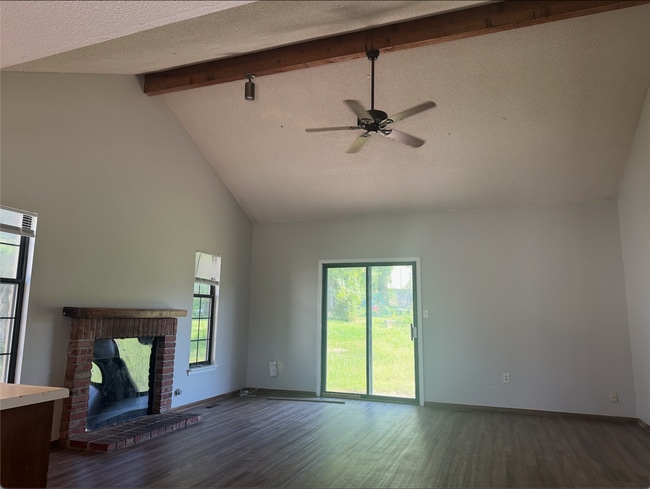 Building Photo - 827-827 N 89th Ct