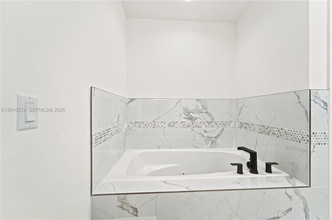 Building Photo - 5203 Birch Dr