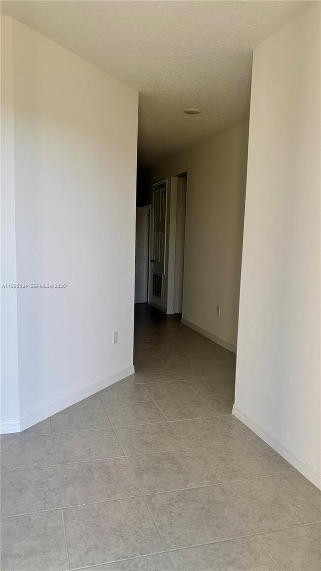 Building Photo - 219 Bottle Brush Dr