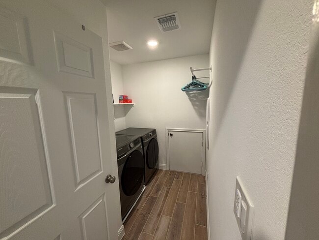 Building Photo - 428 Acuff Ln