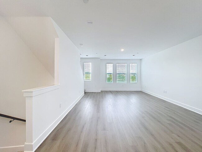 Building Photo - 15465 Hamlin Pk Dr