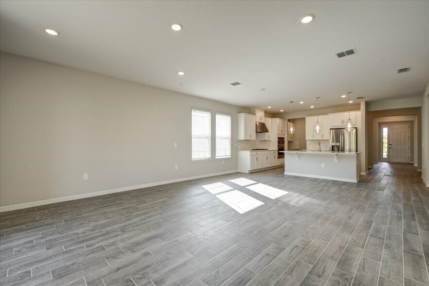 Building Photo - 2118 Ridge Pointe Ln