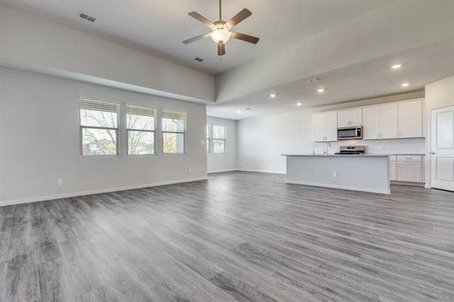 Building Photo - 4005 Turpin Dr