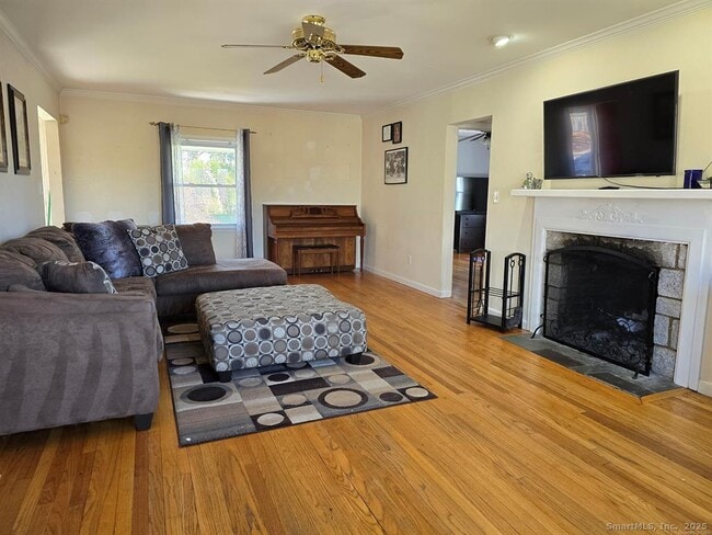 Building Photo - 856 Shagbark Dr