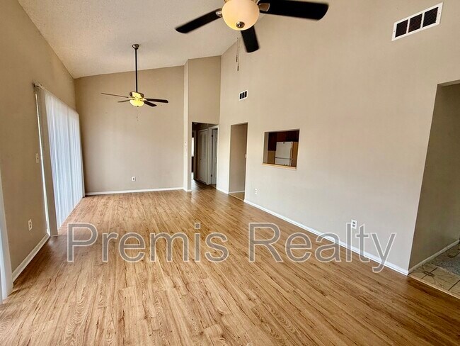 Building Photo - 2938 Lichen Ln