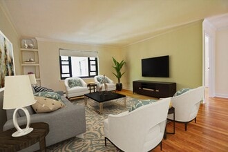 Building Photo - 1 bed/1 bath in Brookline