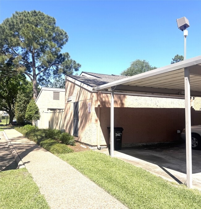 Building Photo - 2457 Briarwest Blvd