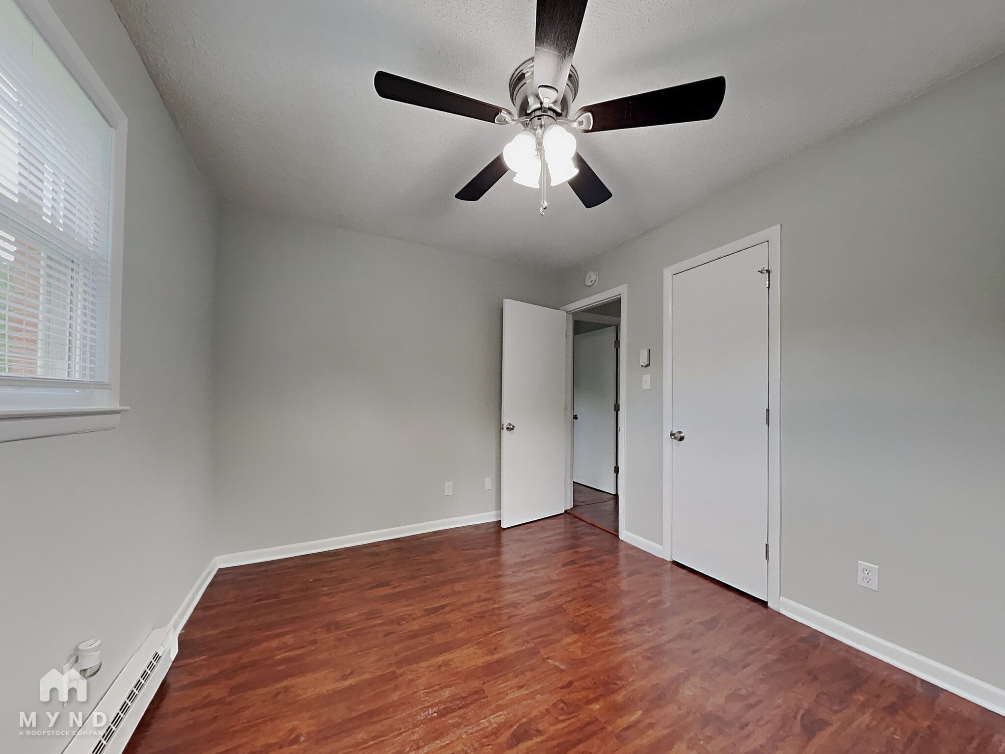 Building Photo - 621 E Centerview St