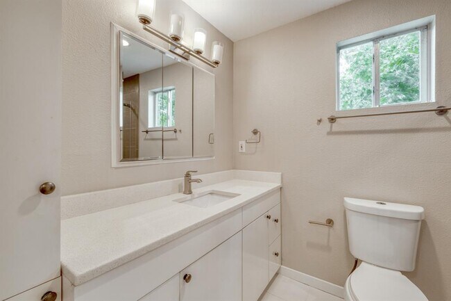 Building Photo - 8202 Polar Dr