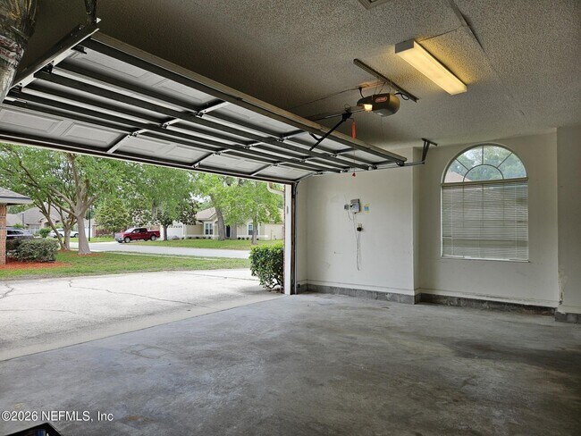 Building Photo - 8934 Elizabeth Falls Dr