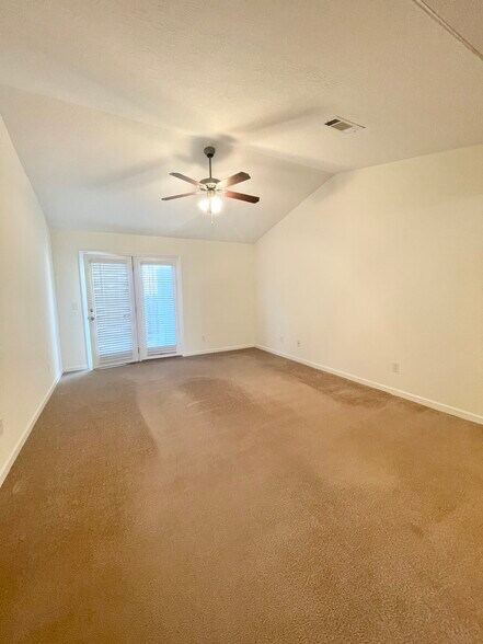 Building Photo - 604 Beretta Dr