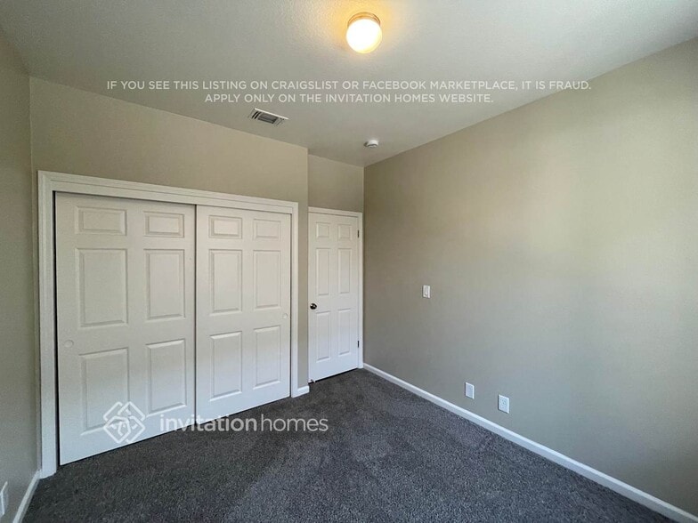 Building Photo - 869 Lariat Loop