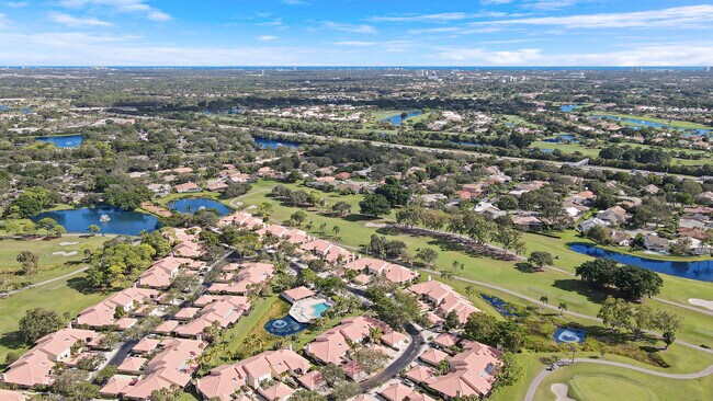 Building Photo - 204 Old Meadow Way