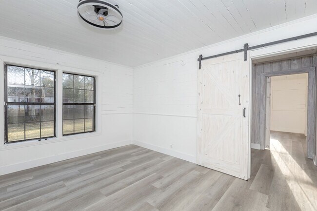 Building Photo - Fully remodeled home for rent!