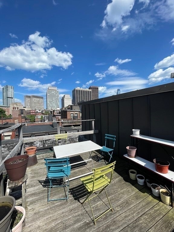 Building Photo - 11 Irving St