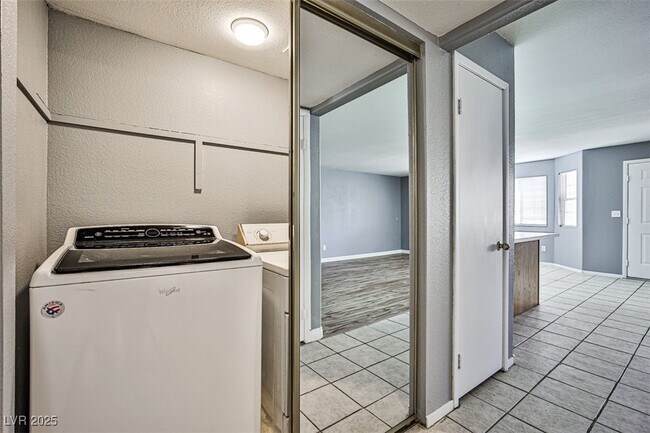 Building Photo - 8410 Eldora Ave
