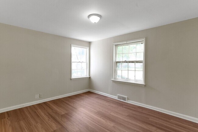 Building Photo - Charming 2BR House in Saint Louis