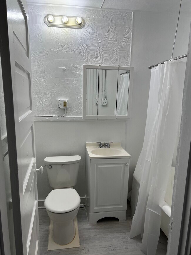 Bathroom - 4635 Montgomery Rd