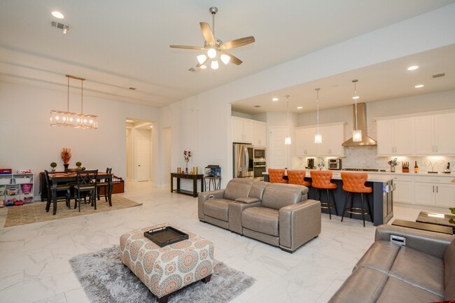 Building Photo - 11947 Gramina Way